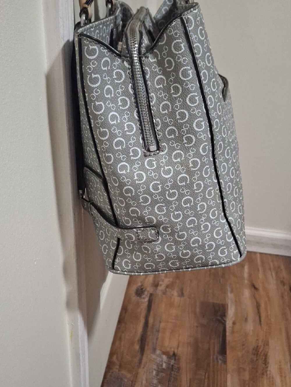 GUESS Gray Monogram Tote with Beige Handles - Picture 5 of 16